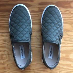 Steve Madden slip ons